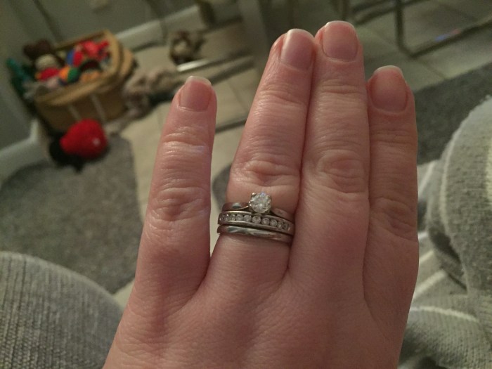 Engagement rings for chubby fingers